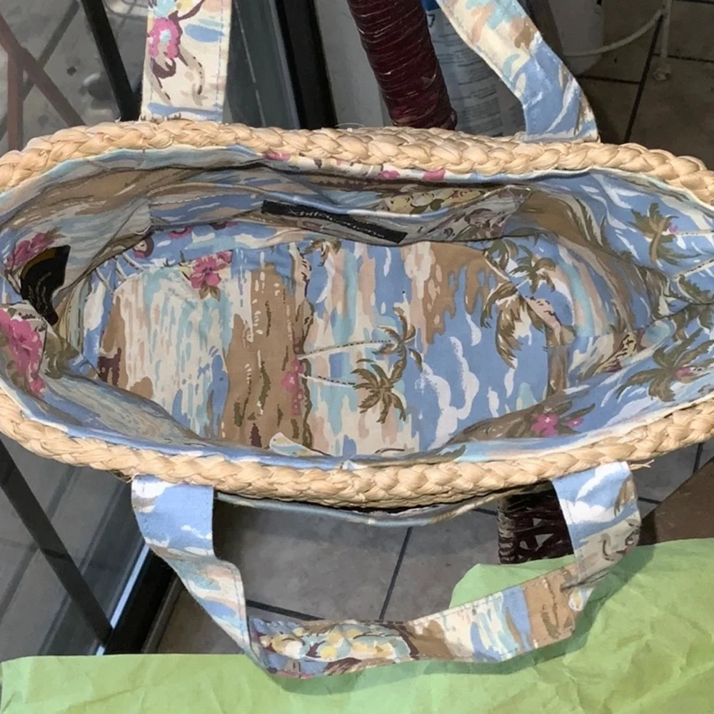 Straw beach bag